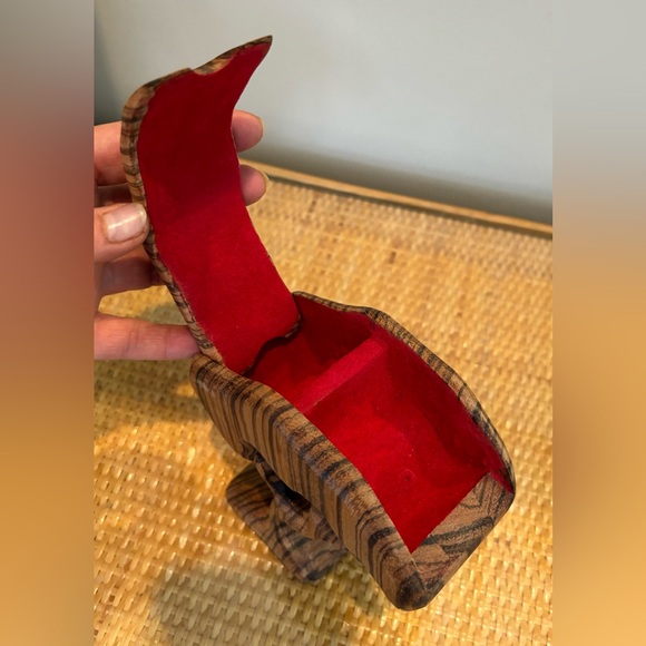 Handmade vintage wooden tree with hidden storage spot - Picture 3 of 8